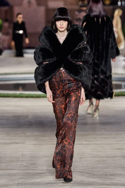 Look 14
